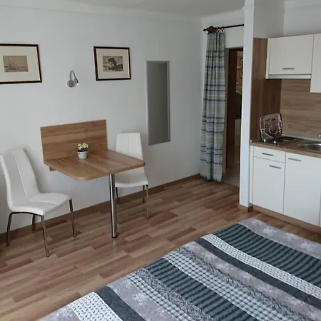 Klara Villa Heviz Lejlighed *